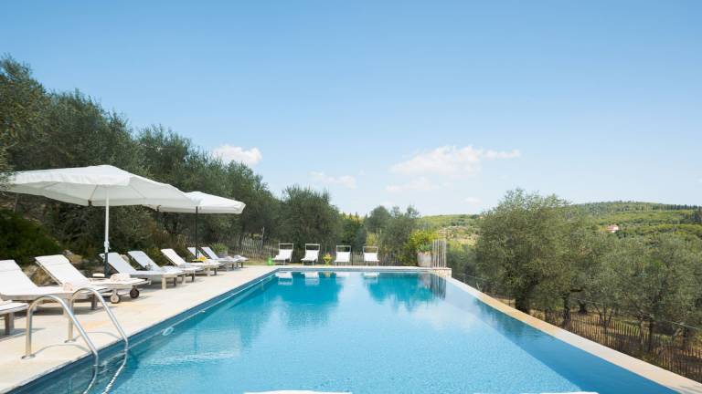 Villa with yard, private pool & barbecue — photo 3