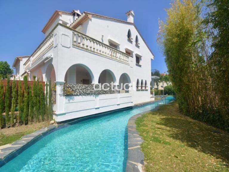Vacation home with pool & garden in Castell-Platja d'Aro