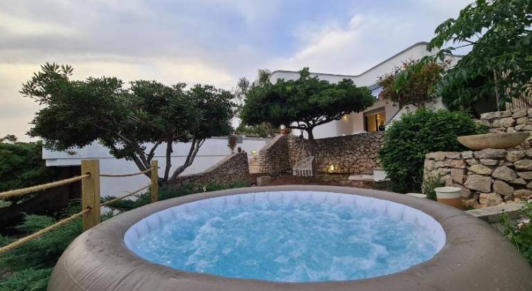 Wonderful vacation home with hot tub | Pets are welcome — photo 2