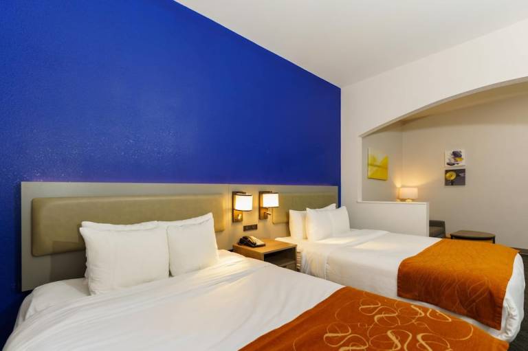 Comfort Suites University Drive
