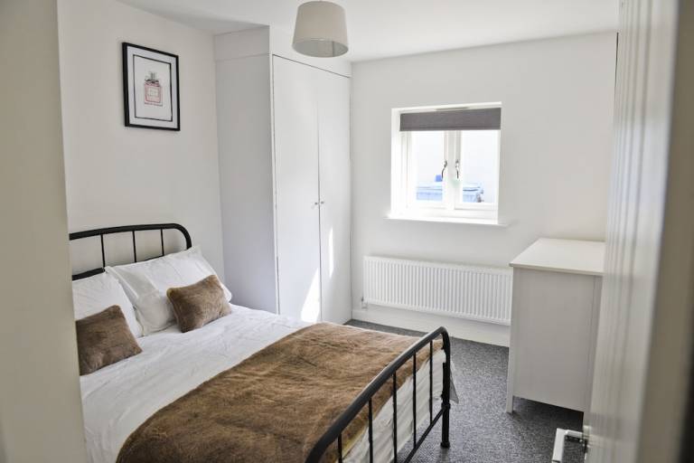 Apartment  Pin Mill