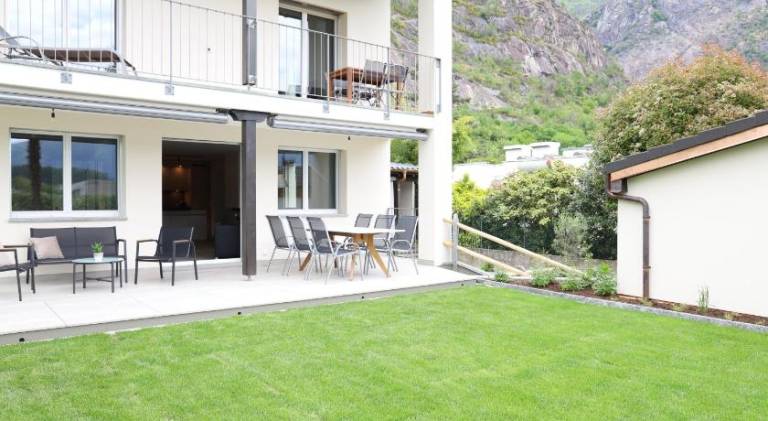 Rental apartment with terrace — photo 2