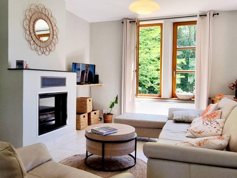 Independent house by the woods with fireplace, bicycles, and pets accepted — photo 3