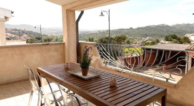 Holiday apartment with pool in Palau