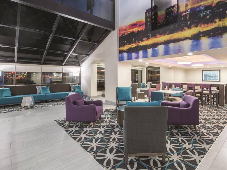 La Quinta Inn & Suites by Wyndham Festus - St. Louis South — photo 2