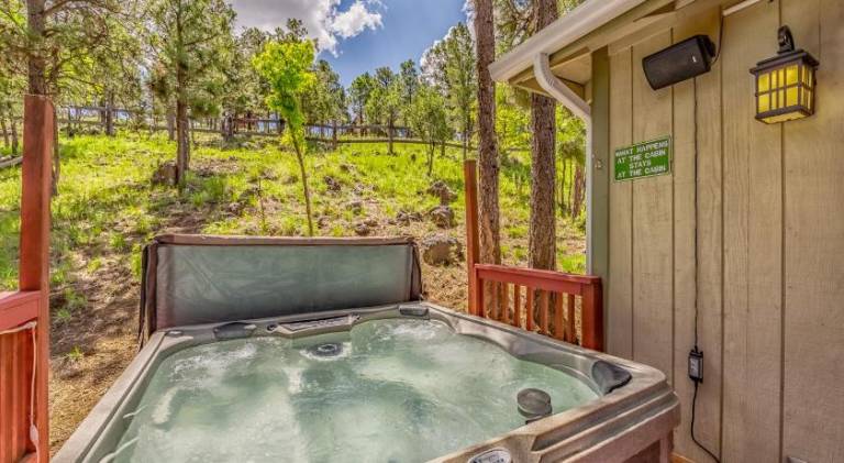 House with jacuzzi — photo 5