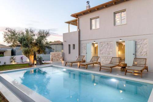 Villa  Tsoukalades