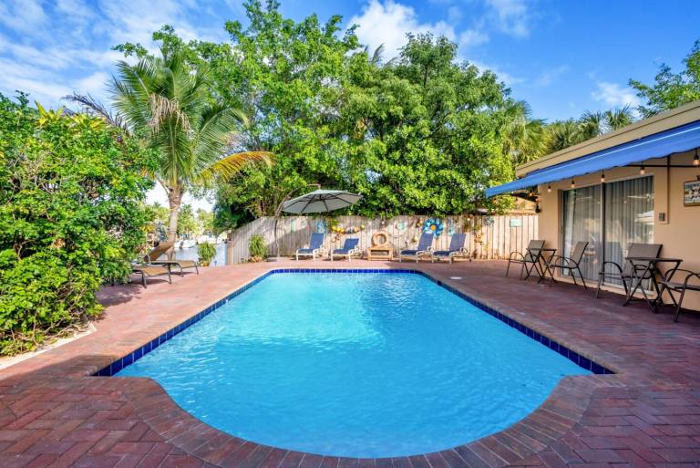 Waterfront Heated Pool SUPs - 5BR Fun Stay! in Pompano Beach, FL