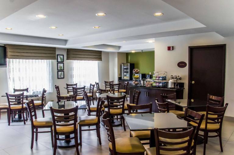 Sleep Inn Airport - Billy Graham Parkway — photo 5