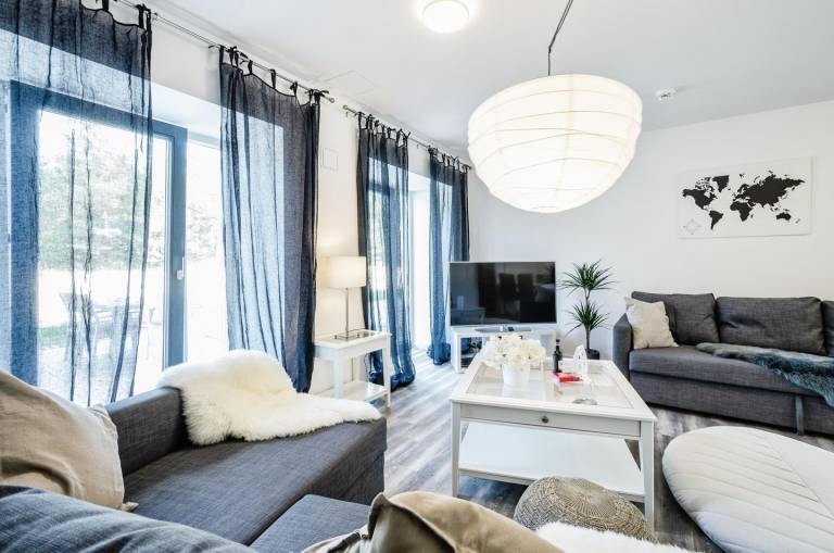 FeWo Hygge: Geräumige FeWo 102 m² mit Terrasse, Meerblick & 2 Schlafzimmern in Binz