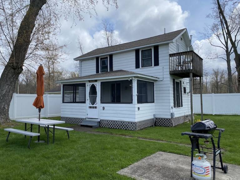 Cottage Geneva-on-the-Lake