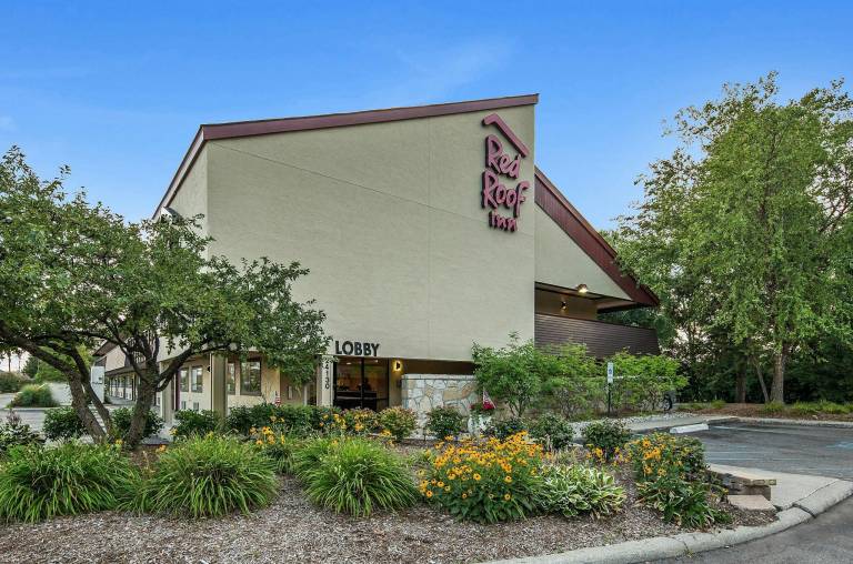 Red Roof Inn Detroit - Dearborn/Greenfield Village — photo 4