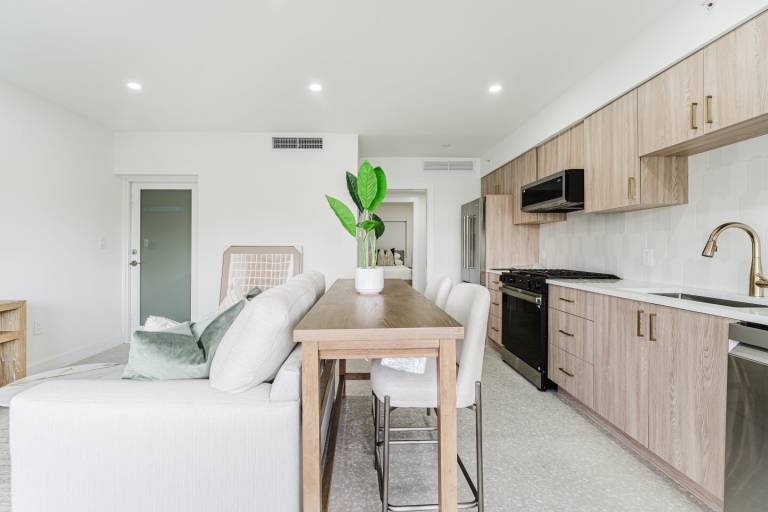 Intercoastal Oasis in Boca Raton: Fully Furnished 1-BR Long-Term Long Lease — photo 3