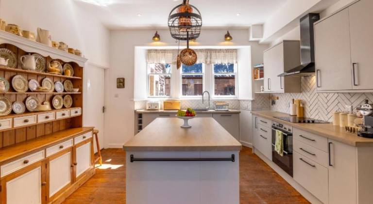 House with jacuzzi, sauna & yard | Pet-friendly — photo 4