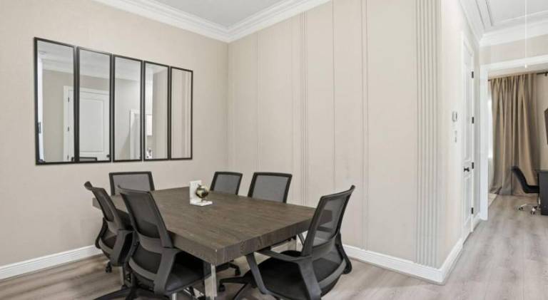O30A Single-Story 2BR Townhome w King Beds, Workspace, Yard — photo 5