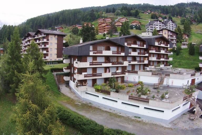 Apartment with terrace & garden | Mountain view | Next to the ski | Pet-friendly — photo 2