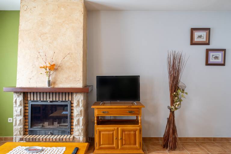 Family-friendly studio with garden & patio | Mountain view | Suitable for remote work | Pets are welcome — photo 5
