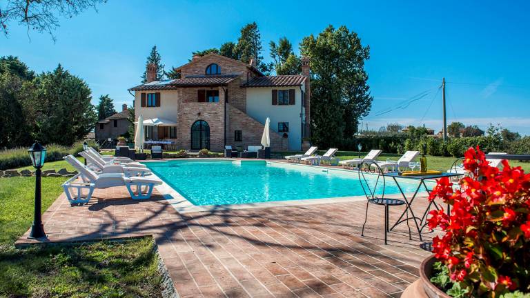 Fully equipped charming villa with barbeque, private pool & hot tub | Dogs allowed — photo 2