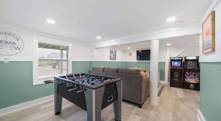 House with terrace, BBQ & private pool in Jamaica, TX