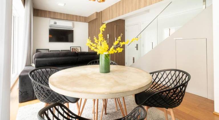 Apartment with pool — photo 4