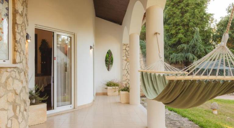 Villa with barbeque, private pool & garden — photo 4
