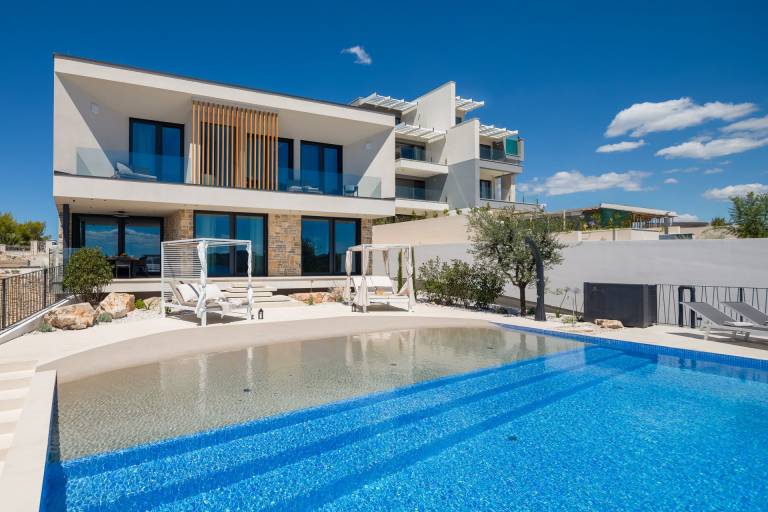 Luxury Villa Siesta with Pool — photo 2