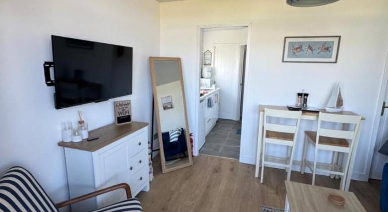 Chalet with 2 rooms for 4 persons — photo 2