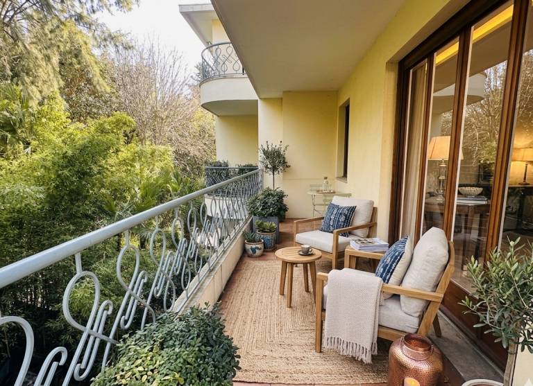 Vacation home with terrace — photo 3
