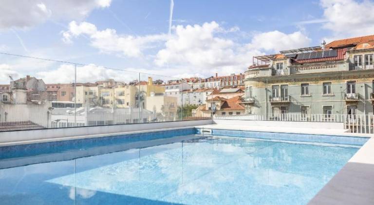 Apartment with pool & terrace | Next to São Jorge Castle in Lisbon