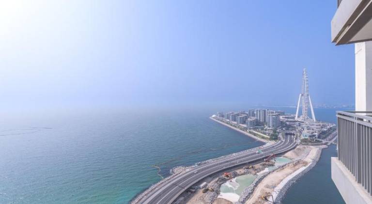 Apartment with pool | Next to the beach | Dogs allowed in Abu Dhabi