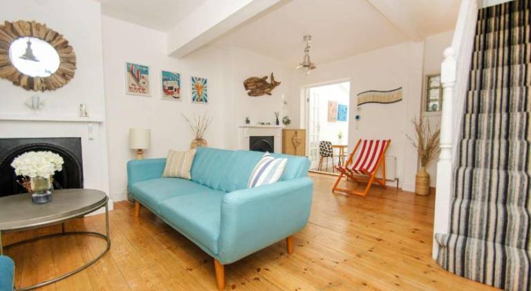 Vacation home with yard | Next to British Airways i360 | Next to the beach | Suitable for remote work | Pet-friendly — photo 2