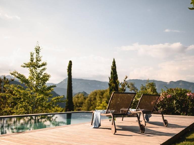 Fully equipped big vacation home with sauna, private pool & patio | Nature view | Pet-friendly — photo 3