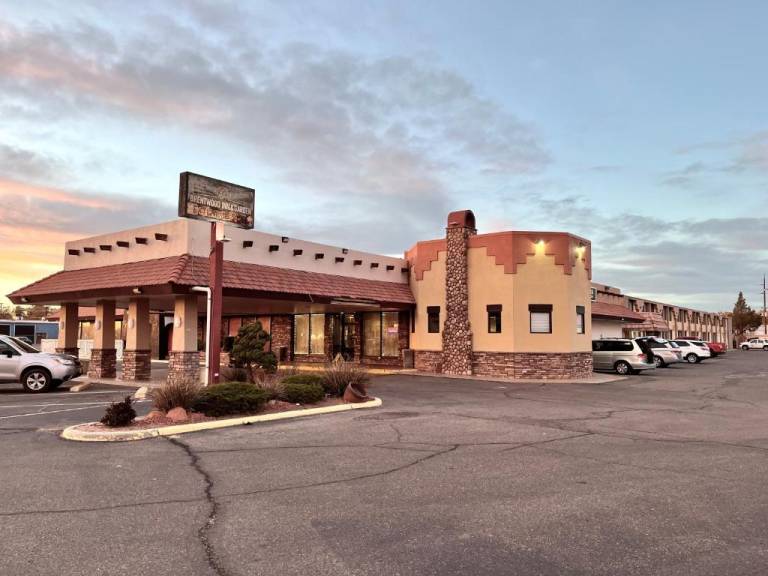 Brentwood Inn & Garden in Farmington, NM