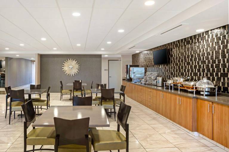 Best Western Plus Coalinga Inn — photo 3