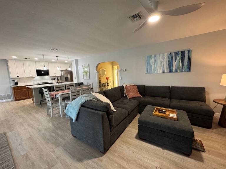 Children-friendly lovely house with private pool | Pets are welcome — photo 4