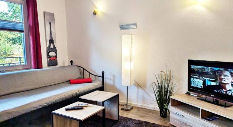Apartment with garden, grill & patio — photo 2