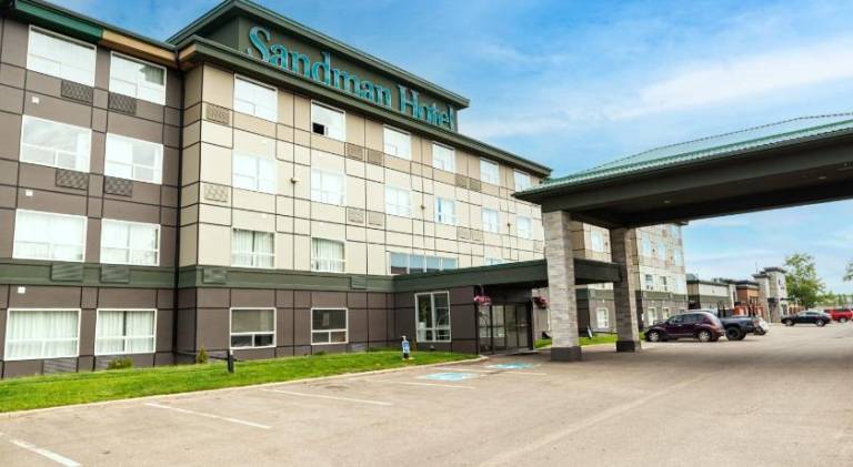 Sandman Hotel Red Deer — photo 2