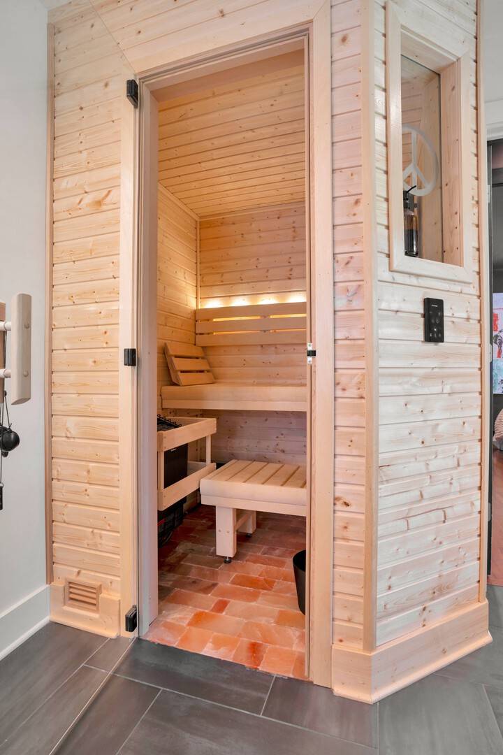 Parkside Blue-Walkable to Downtown & UofA-Sauna — photo 3