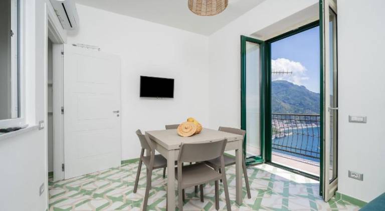 Rental apartment with terrace in Minori