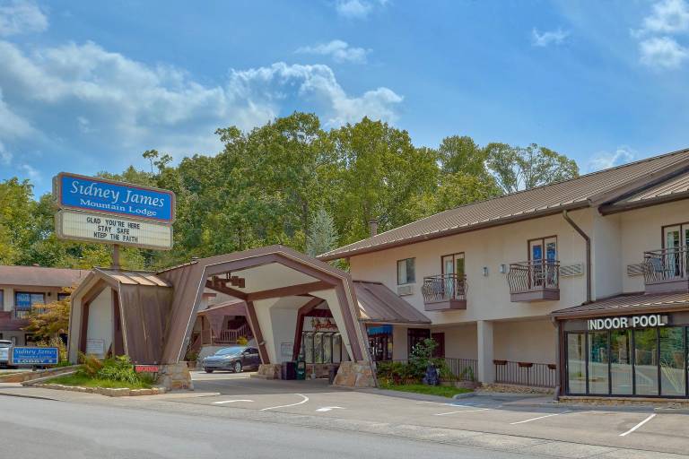 Sidney James Mountain Lodge in Gatlinburg, TN