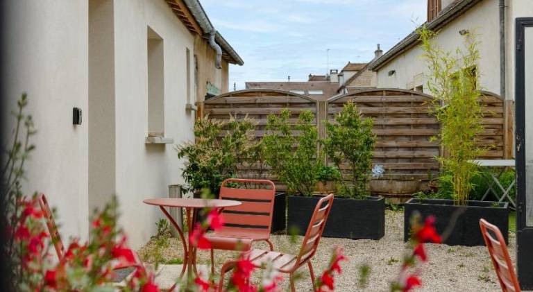 Holiday apartment with patio — photo 5