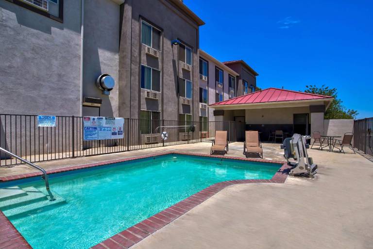 Motel 6 Hesperia, CA - West Main Street - I-15 in Hesperia, CA