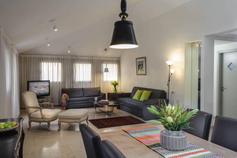 Family-oriented serviced apartment with patio & garden | Good for workation | Pets allowed — photo 2