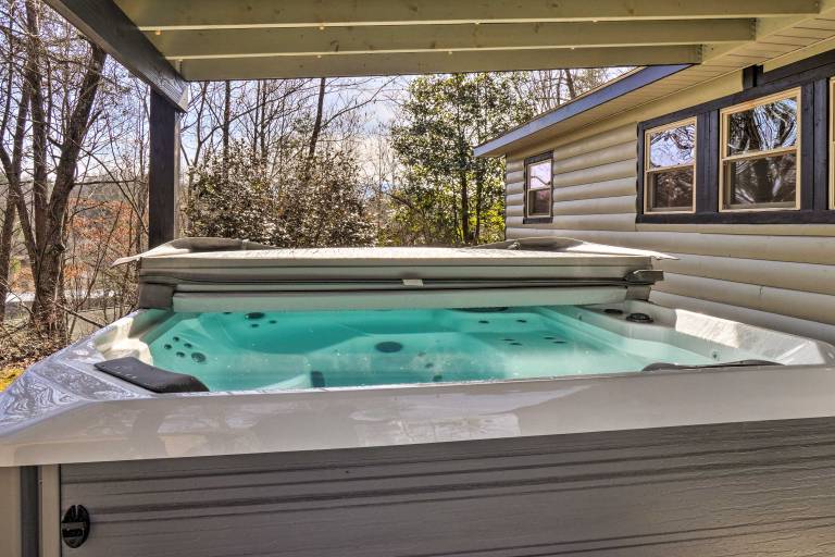 Pigeon Forge Cabin w/ Private Hot Tub & Gas Grill — photo 3