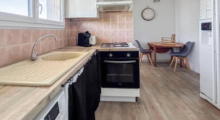 Rental apartment with 4 rooms for 6 persons — photo 3