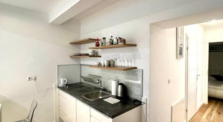 REMA Apartments 1070 — photo 4