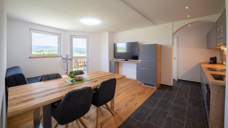 Family-friendly wonderful holiday apartment with heated pool, BBQ & patio | Pets allowed — photo 4