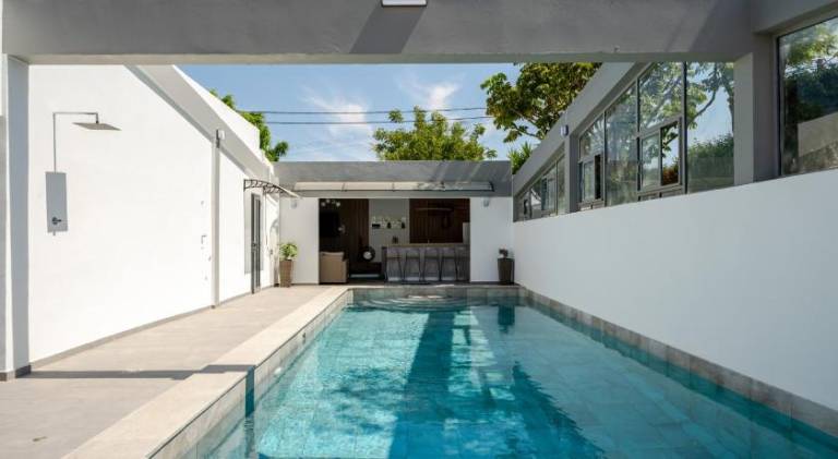 House with garden, private pool & patio in Olhao
