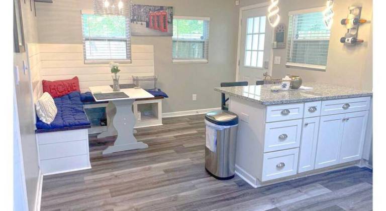Vacation home with garden & barbecue in College Park, GA
