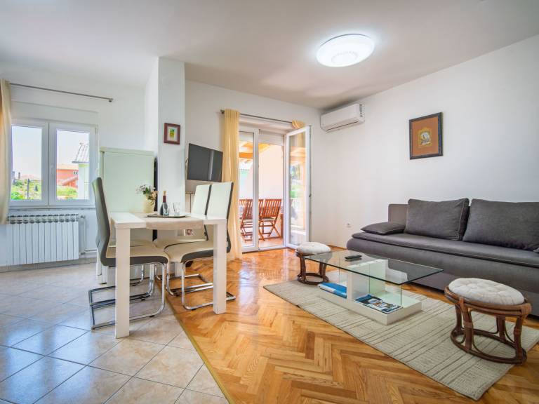 Rental apartment with barbecue, terrace & pool | Dogs allowed — photo 3
